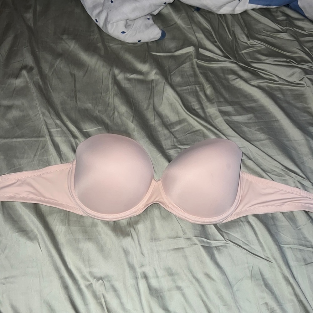 Victoria’s Secret Strapless Bra